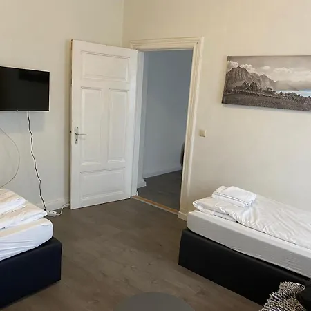 Modernes Apartment Mit 2 Schlafzimmern Und Privatparkplatz Nahe Innenstadt Neumuenster Exterior photo