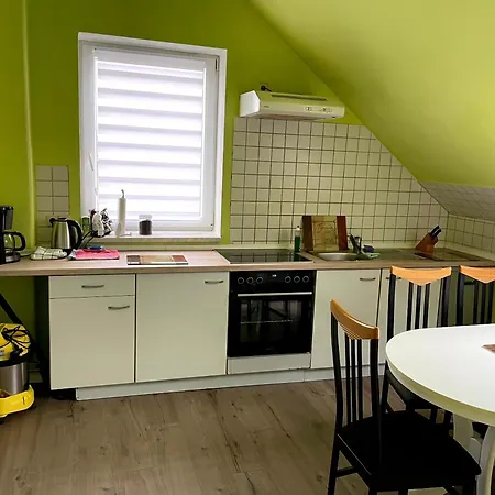 Modernes Apartment Mit 2 Schlafzimmern Und Privatparkplatz Nahe Innenstadt Neumuenster Exterior photo