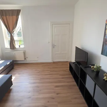 Modernes Apartment Mit 2 Schlafzimmern Und Privatparkplatz Nahe Innenstadt Neumuenster Exterior photo