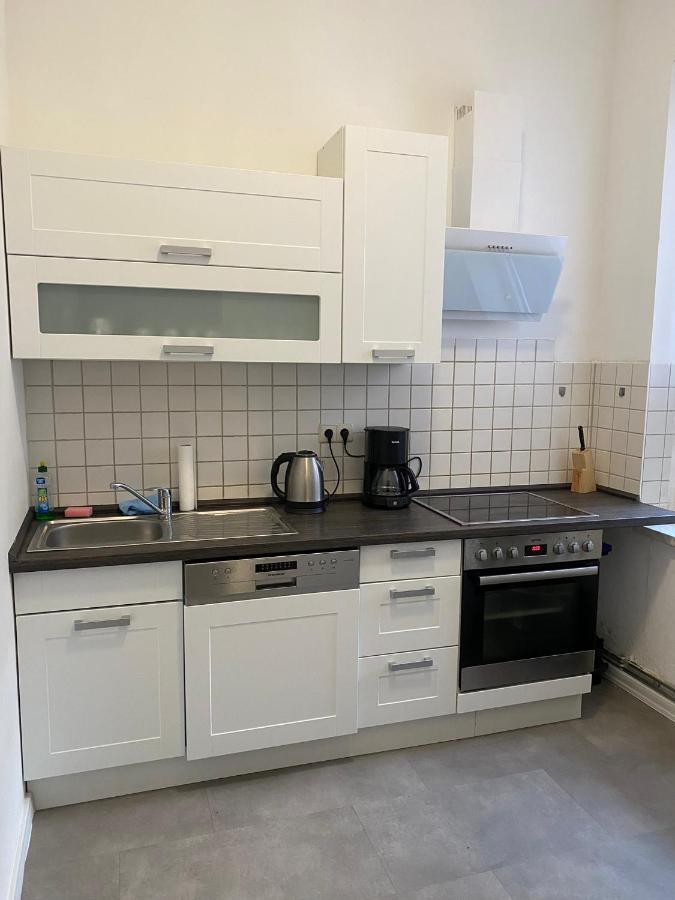 Modernes Mit 2 Schlafzimmern Und Privatparkplatz Nahe Innenstadt