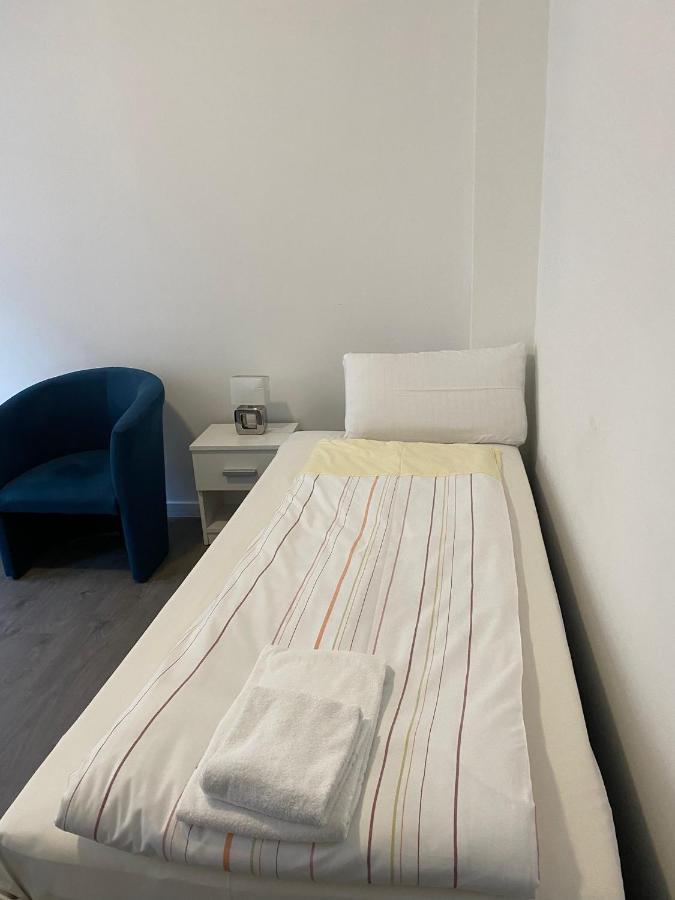 Apartment Modernes Mit 2 Schlafzimmern Und Privatparkplatz Nahe Innenstadt