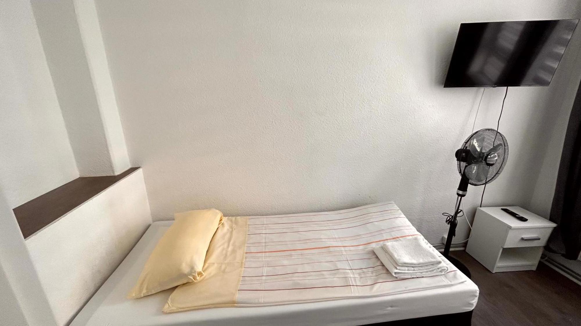 Apartment Modernes Mit 2 Schlafzimmern Und Privatparkplatz Nahe Innenstadt *