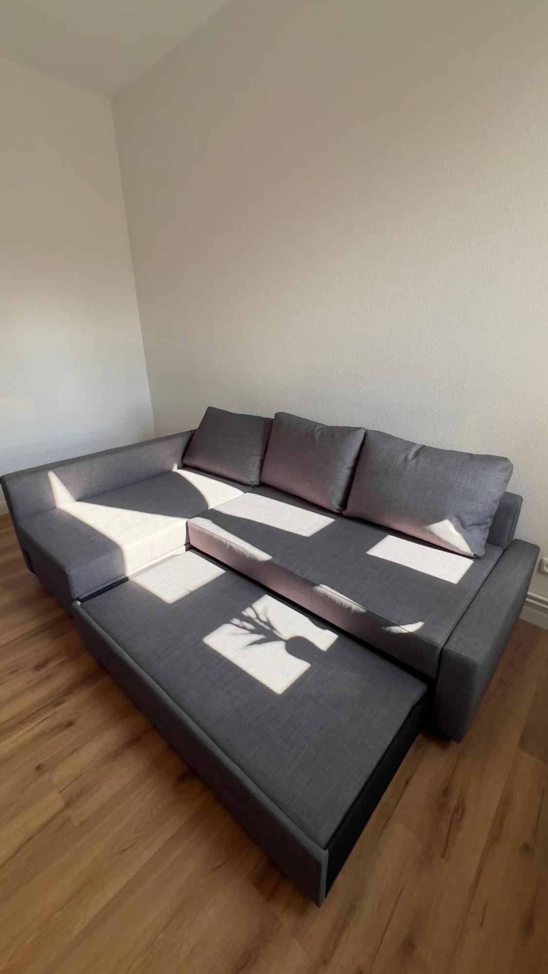 Modernes Mit 2 Schlafzimmern Und Privatparkplatz Nahe Innenstadt Apartment *